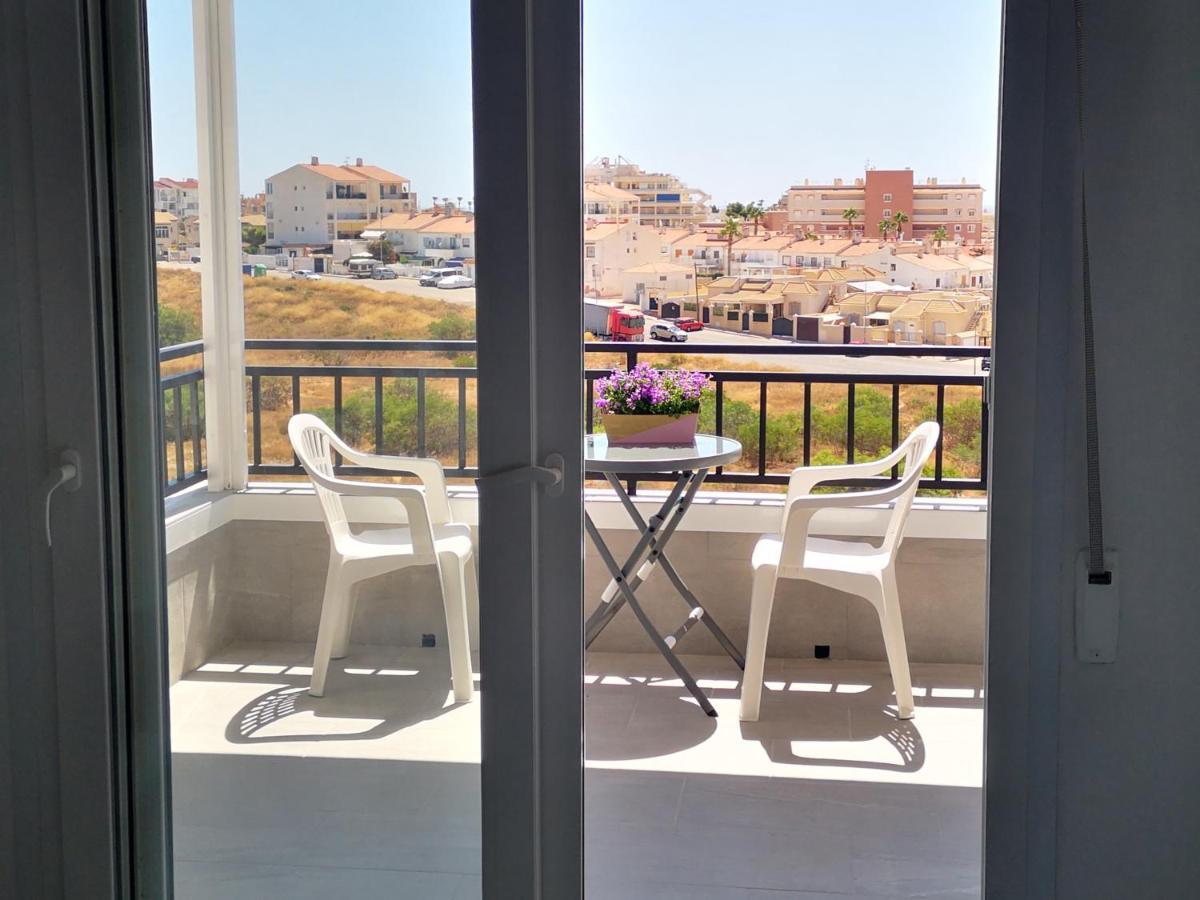 Studio With Terrace And Pool טורבייחה מראה חיצוני תמונה